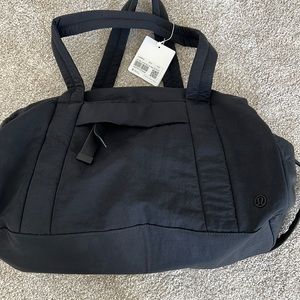 LuLulemon On My Level Barrel Bag black